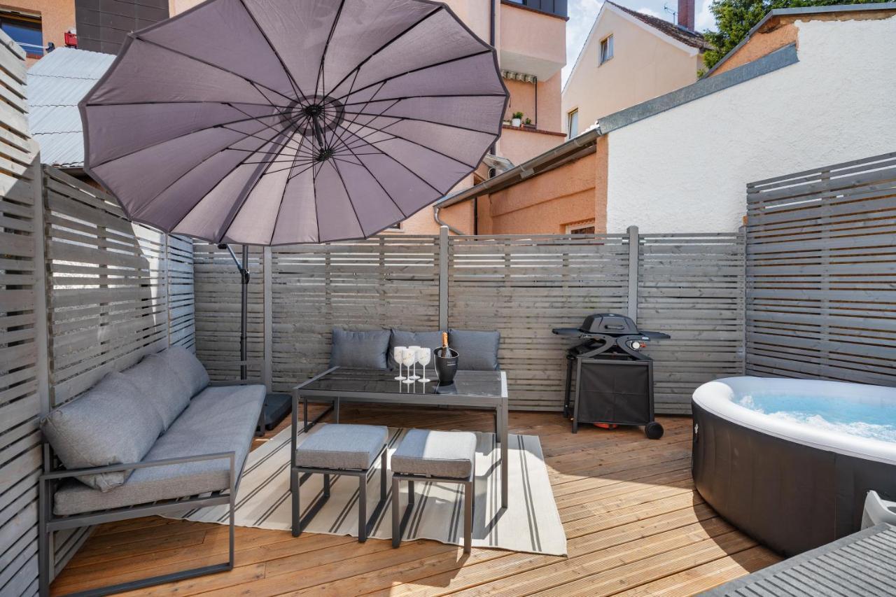 Terrace Apartment With 5 Rooms, Whirlpool And Bbq Augsburg Ngoại thất bức ảnh